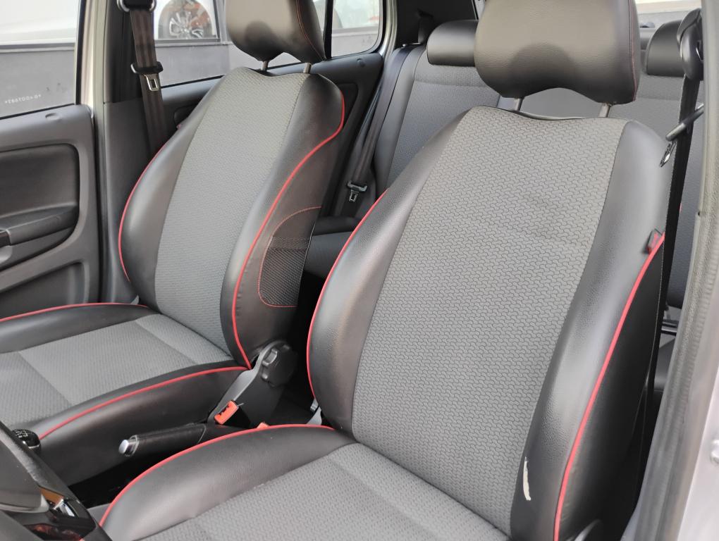 VOLKSWAGEN Fox - Foto