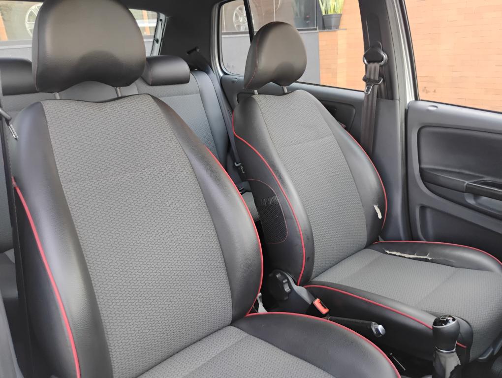 VOLKSWAGEN Fox - Foto