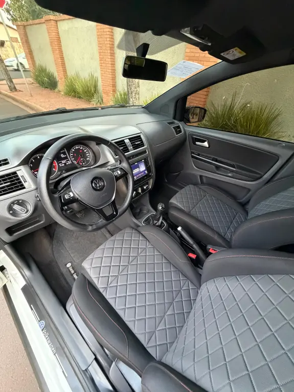 VOLKSWAGEN Fox - Foto