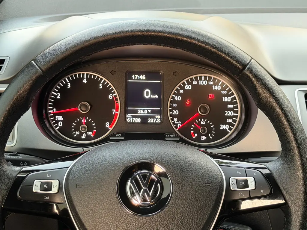 VOLKSWAGEN Fox - Foto