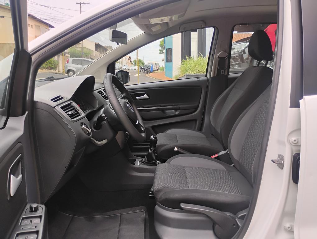 VOLKSWAGEN Fox - Foto