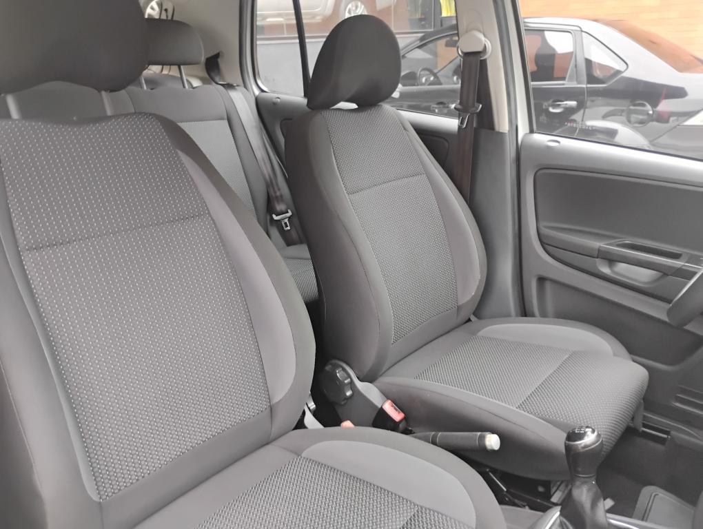 VOLKSWAGEN Fox - Foto