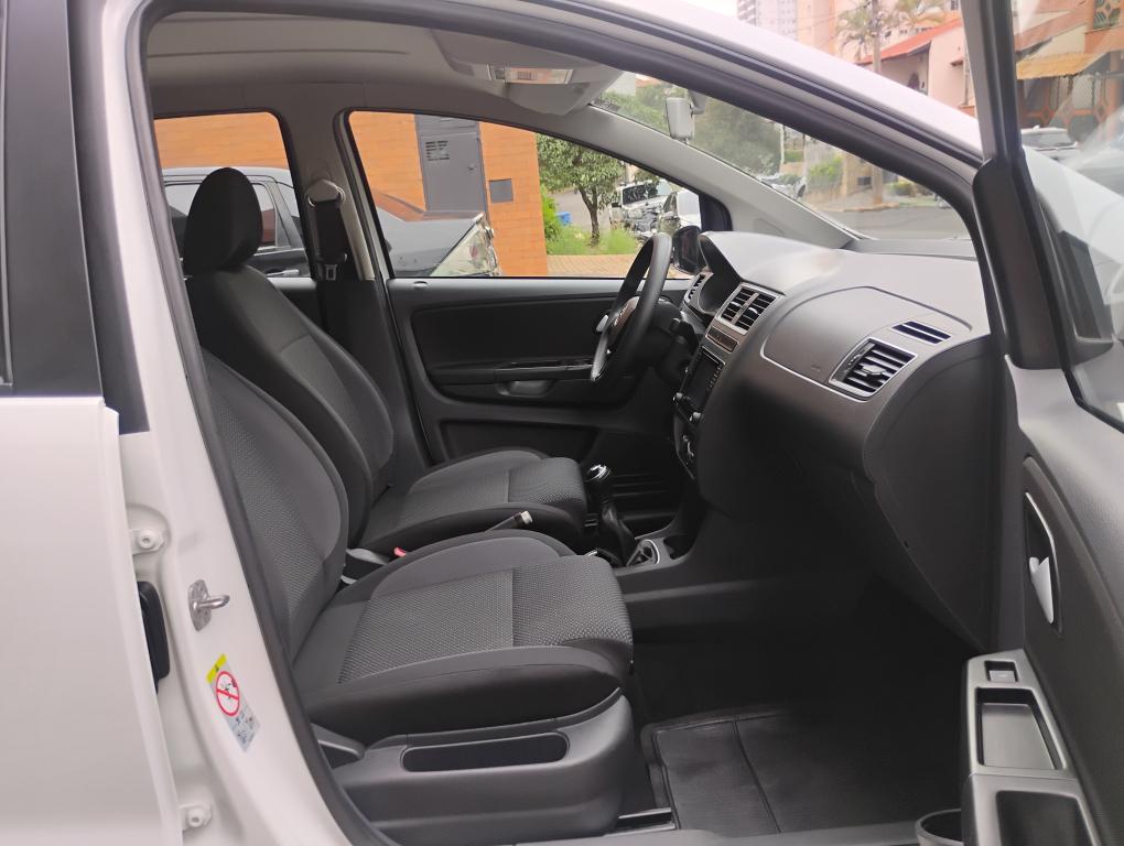 VOLKSWAGEN Fox - Foto