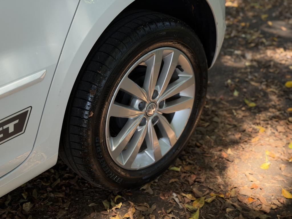 VOLKSWAGEN Fox - Foto