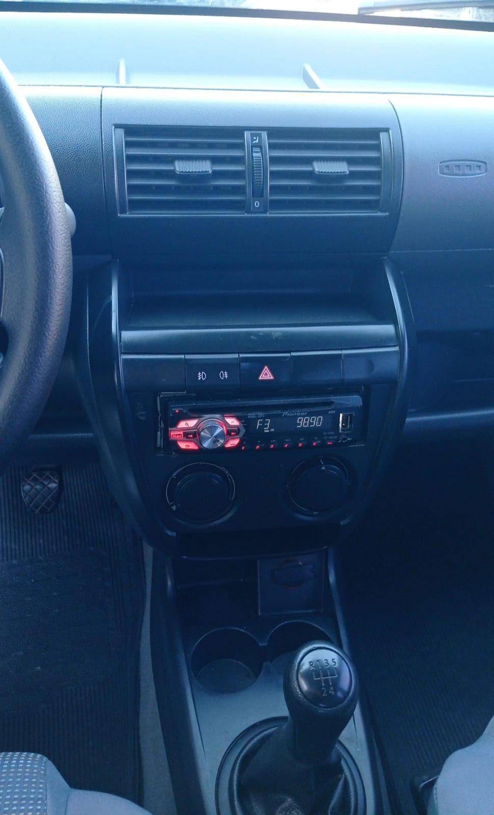 VOLKSWAGEN Fox - Foto