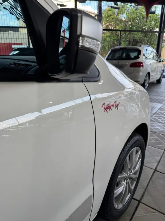 VOLKSWAGEN Fox - Foto