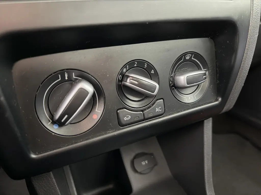 VOLKSWAGEN Fox - Foto