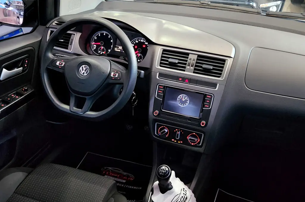 VOLKSWAGEN Fox - Foto