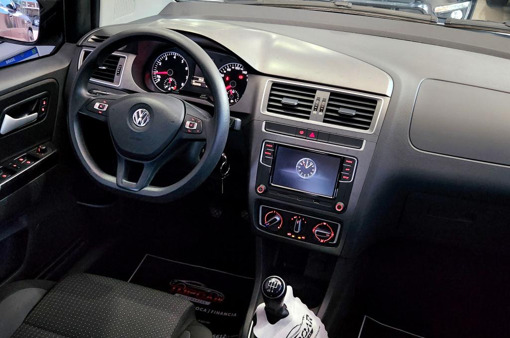VOLKSWAGEN Fox - Foto