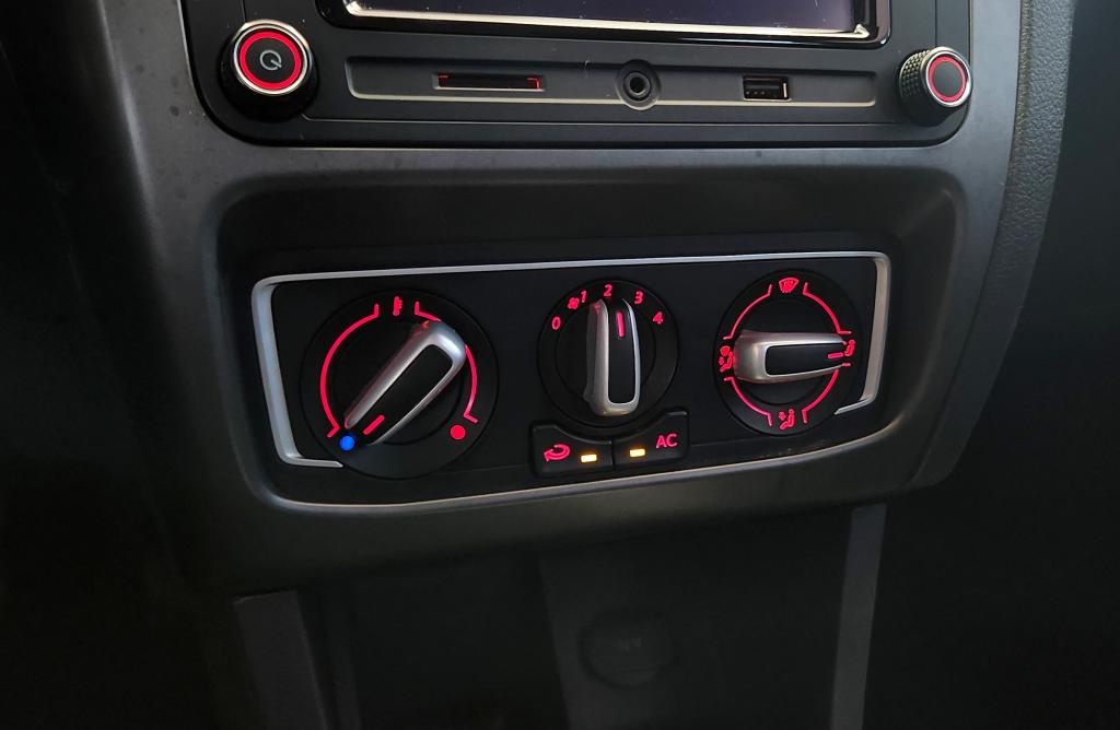 VOLKSWAGEN Fox - Foto