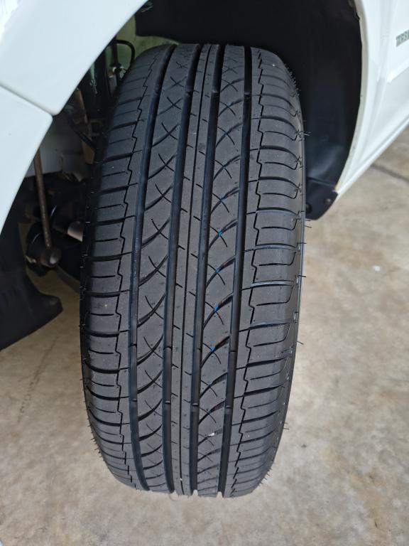 VOLKSWAGEN Fox - Foto