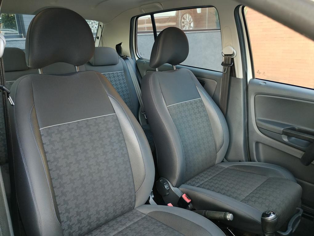 VOLKSWAGEN Fox - Foto