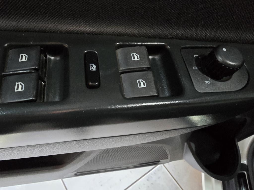 VOLKSWAGEN Fox - Foto