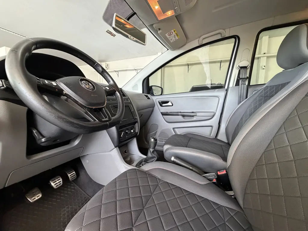 VOLKSWAGEN Fox - Foto