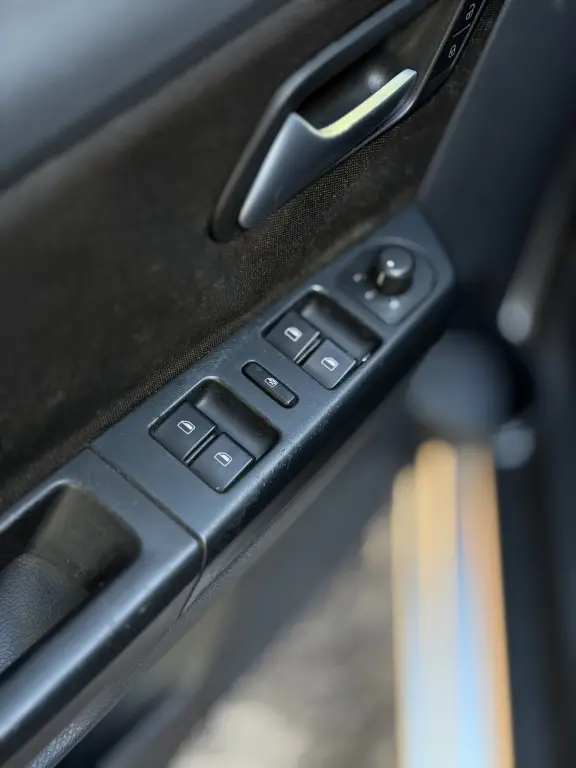 VOLKSWAGEN Fox - Foto