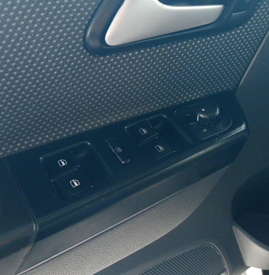 VOLKSWAGEN Fox - Foto
