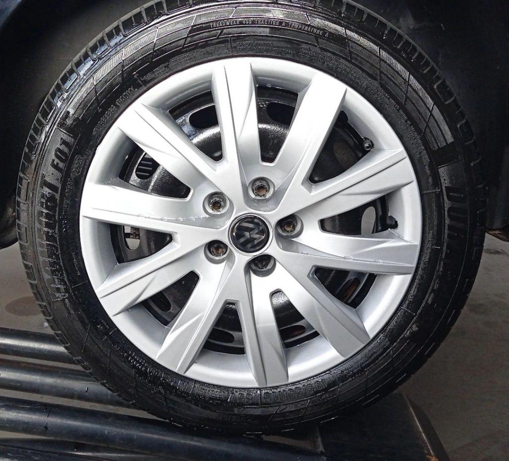 VOLKSWAGEN Fox - Foto