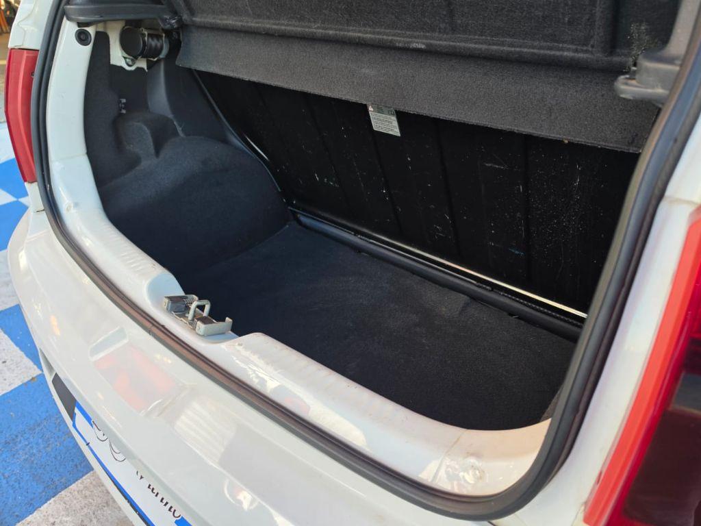 VOLKSWAGEN Fox - Foto
