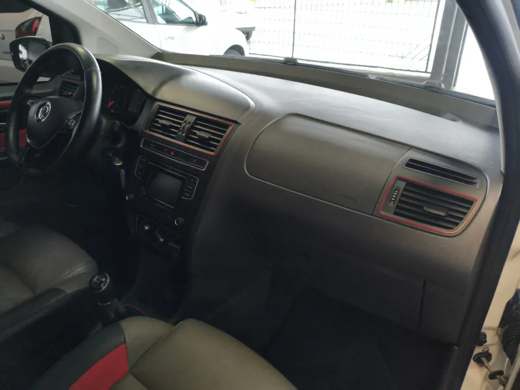 VOLKSWAGEN Fox - Foto
