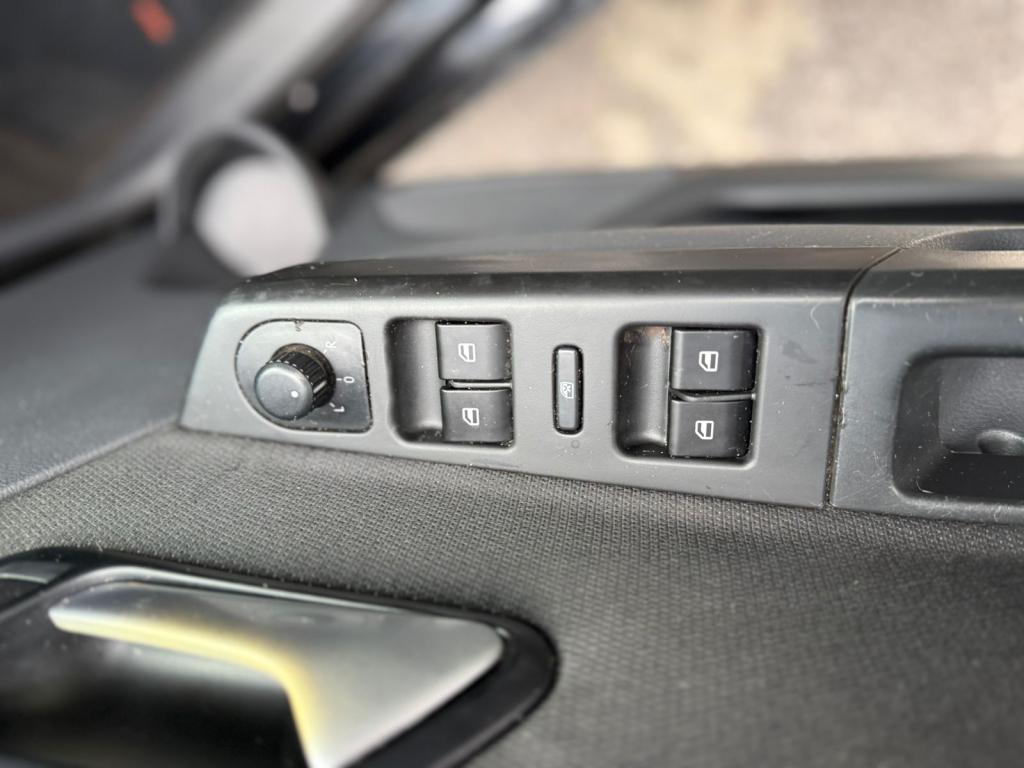 VOLKSWAGEN Fox - Foto