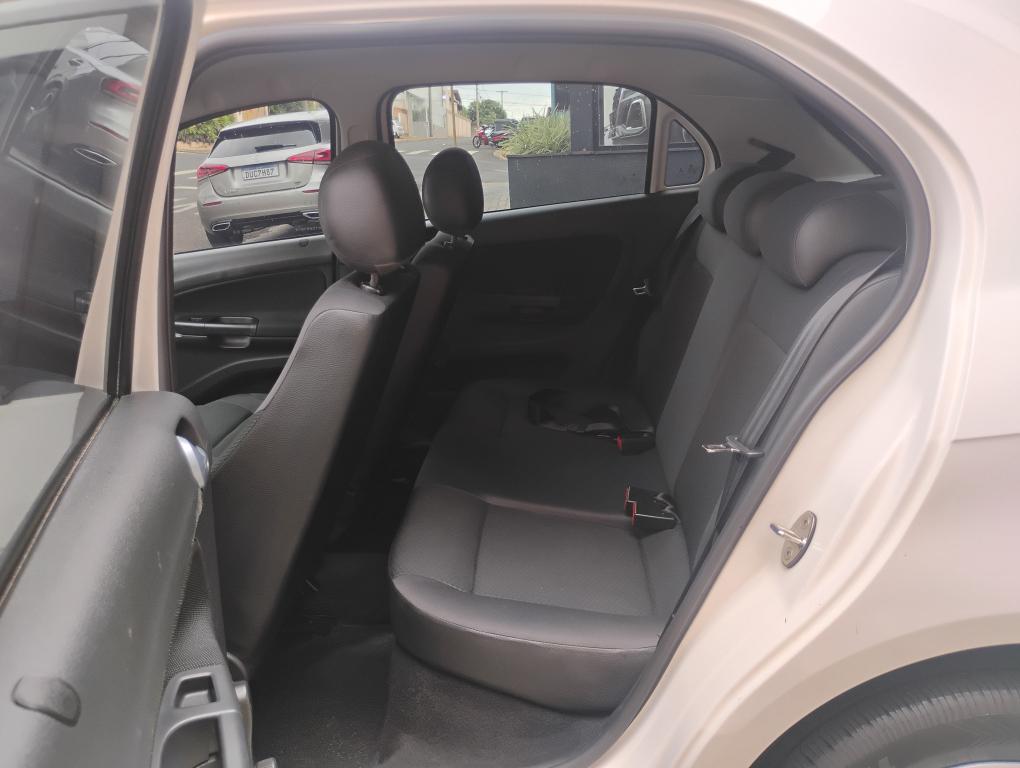 VOLKSWAGEN Gol - Foto