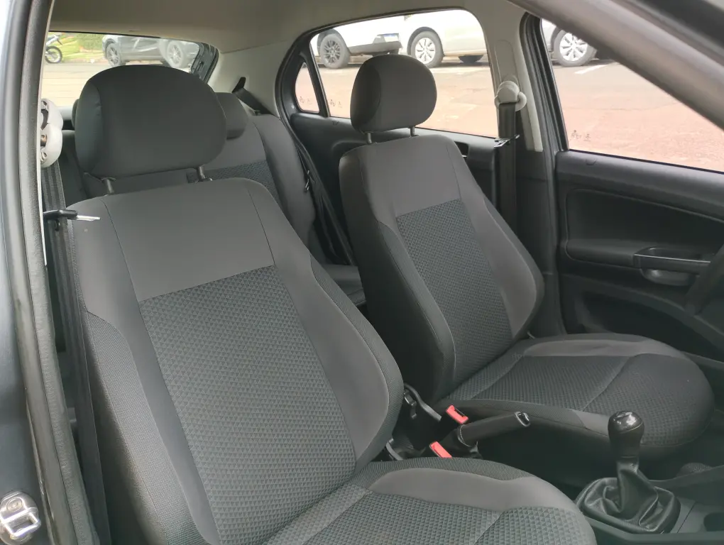 VOLKSWAGEN Gol - Foto