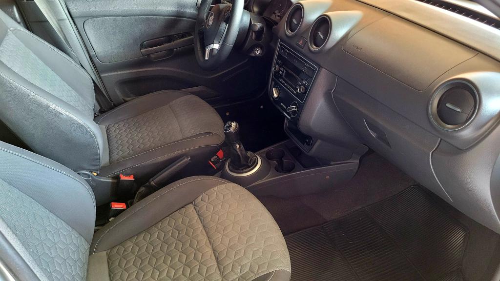 VOLKSWAGEN Gol - Foto