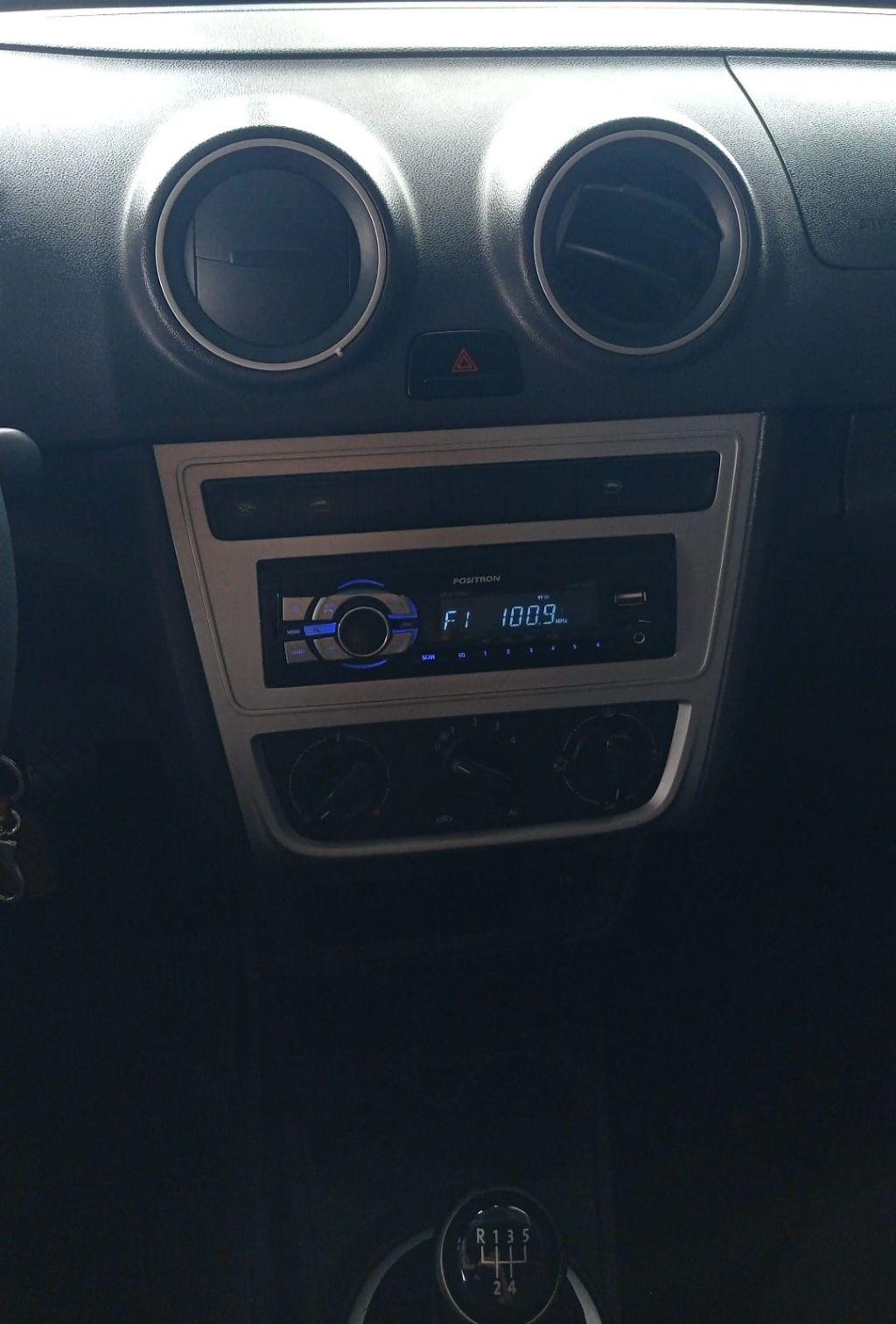 VOLKSWAGEN Gol - Foto