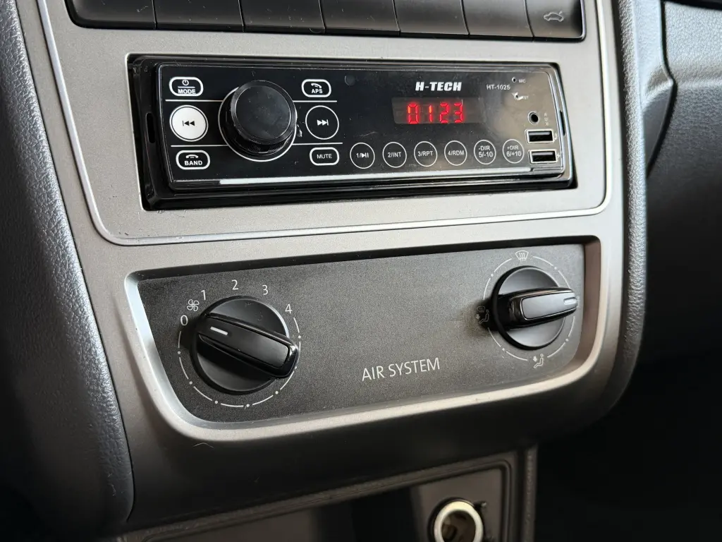 VOLKSWAGEN Gol - Foto