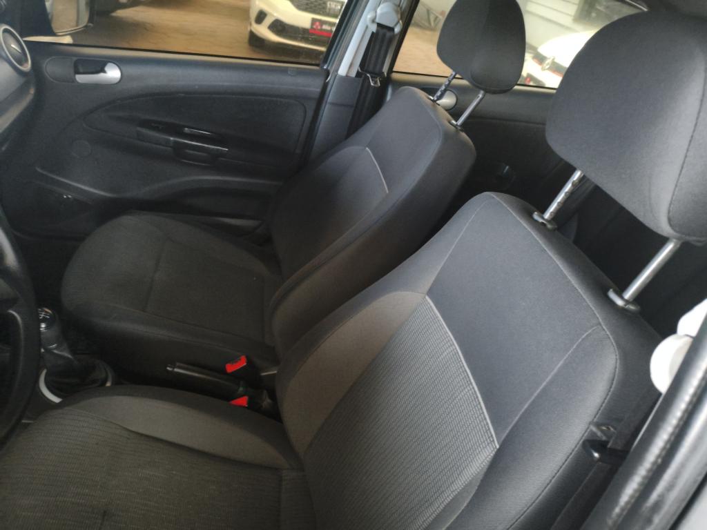 VOLKSWAGEN Gol - Foto