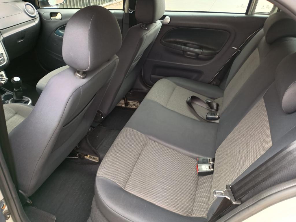 VOLKSWAGEN Gol - Foto