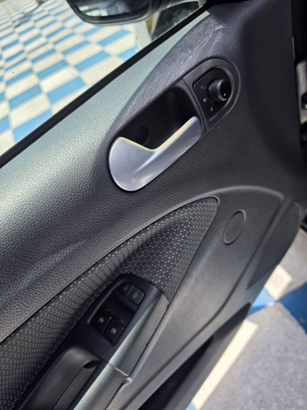 VOLKSWAGEN Gol - Foto