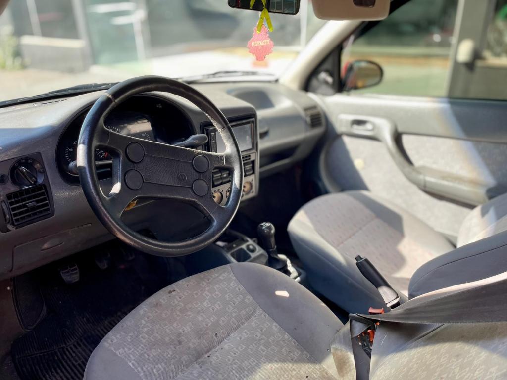 VOLKSWAGEN Gol - Foto