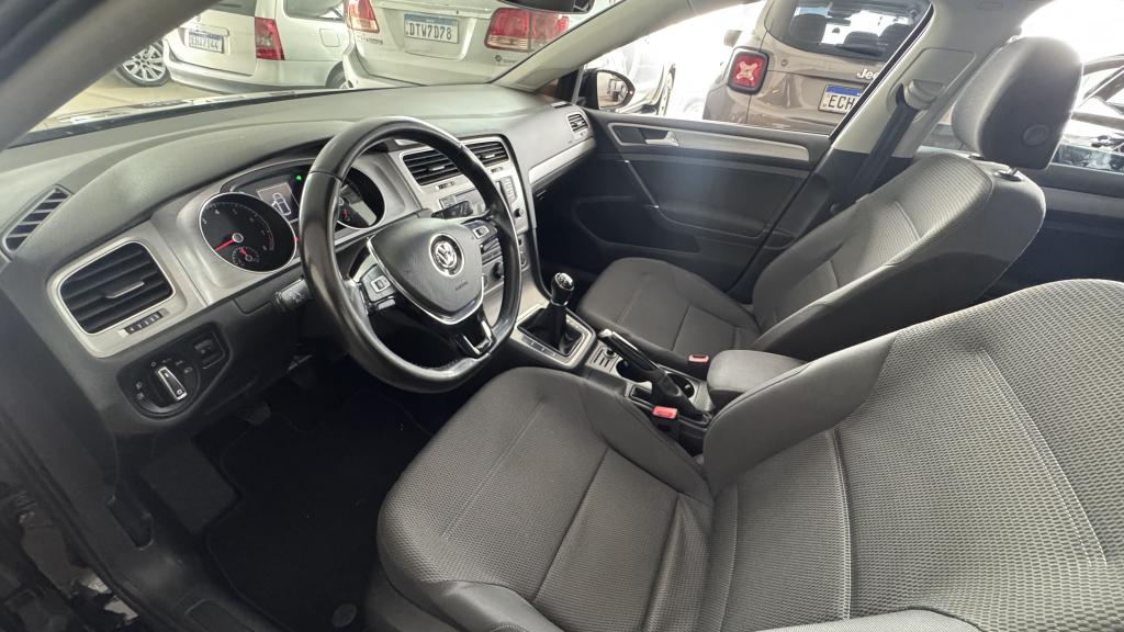 VOLKSWAGEN Golf - Foto