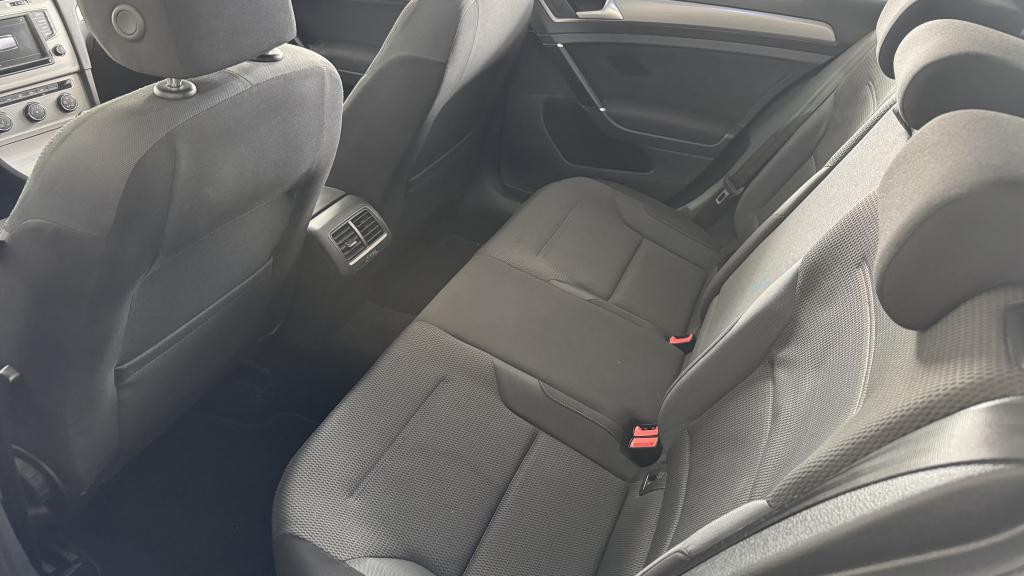 VOLKSWAGEN Golf - Foto