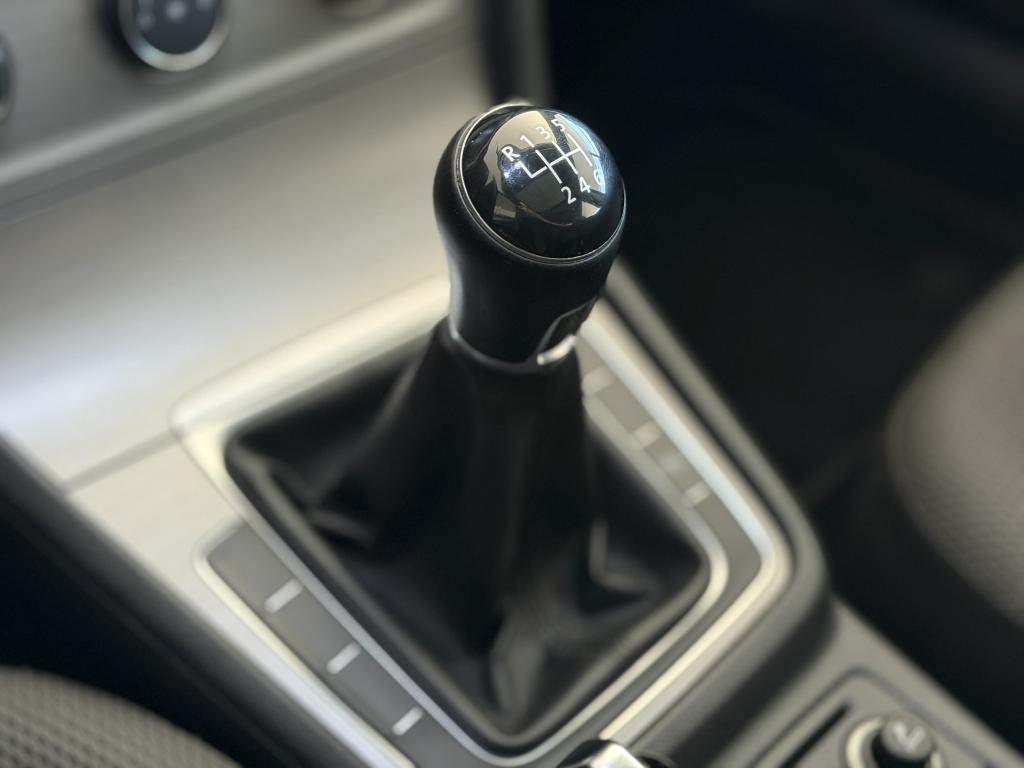 VOLKSWAGEN Golf - Foto