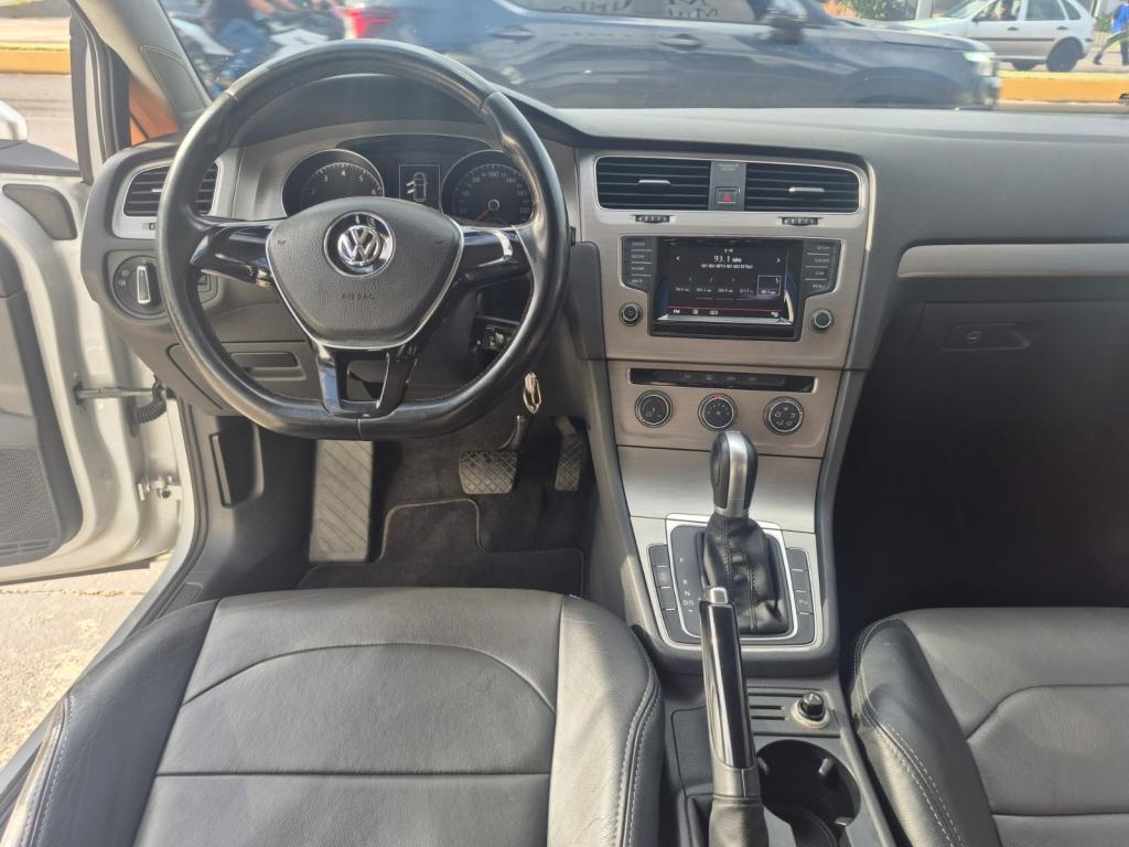 VOLKSWAGEN Golf - Foto