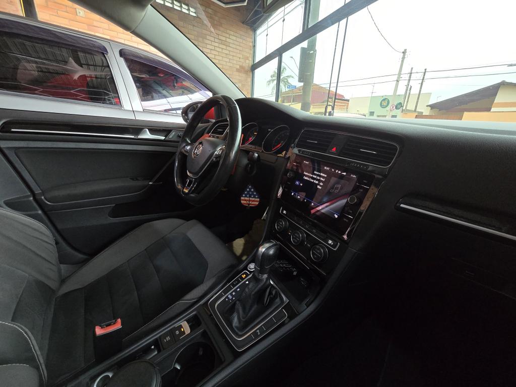 VOLKSWAGEN Golf - Foto