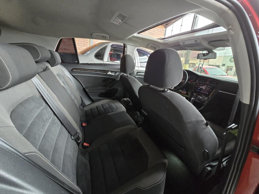 VOLKSWAGEN Golf - Foto