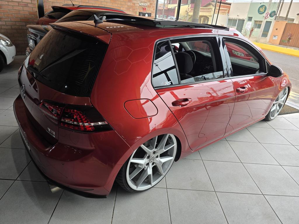 VOLKSWAGEN Golf - Foto