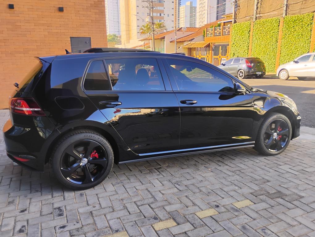 VOLKSWAGEN Golf - Foto