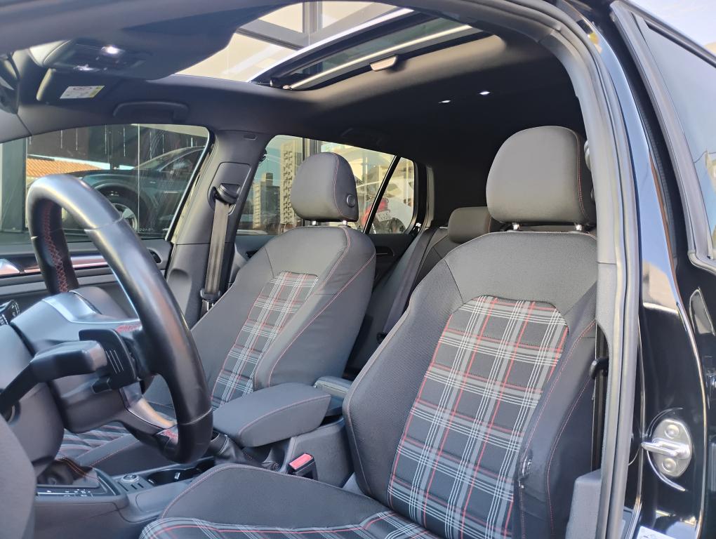 VOLKSWAGEN Golf - Foto