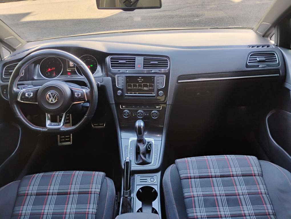 VOLKSWAGEN Golf - Foto