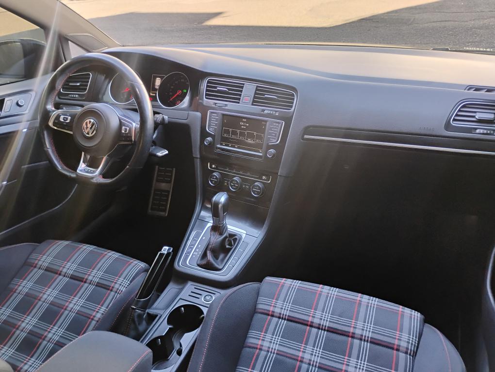 VOLKSWAGEN Golf - Foto