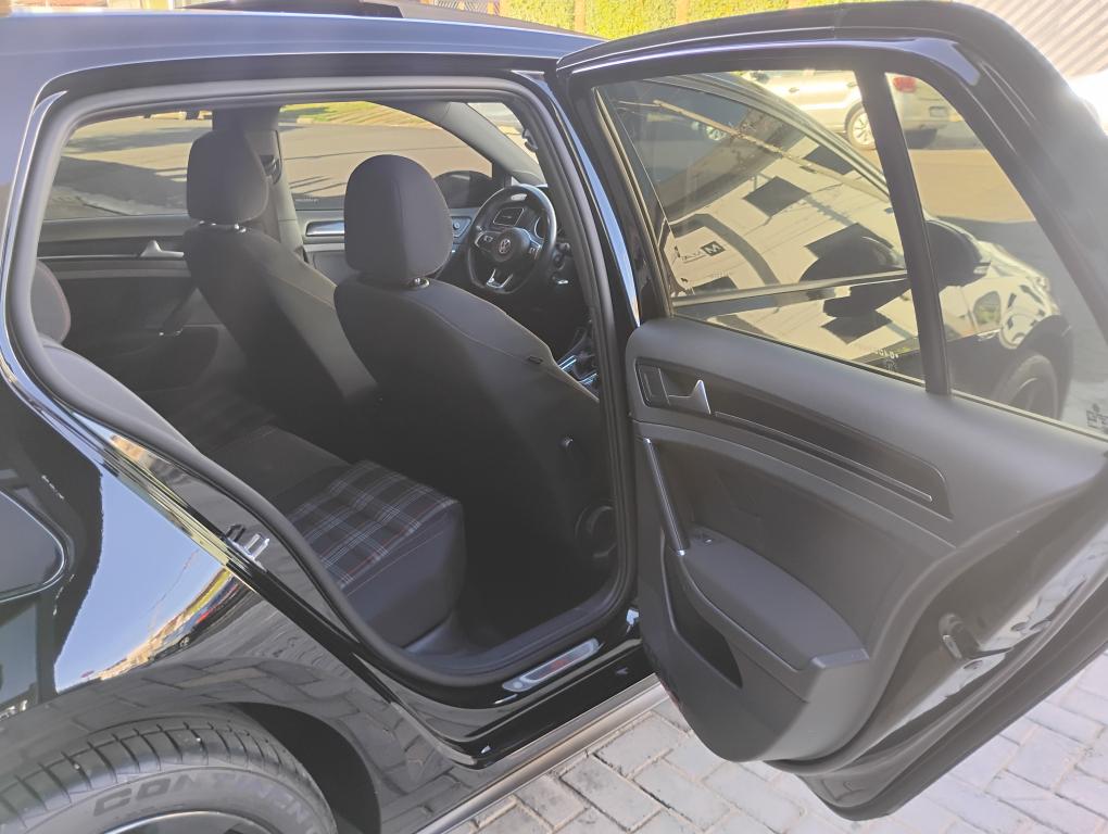 VOLKSWAGEN Golf - Foto