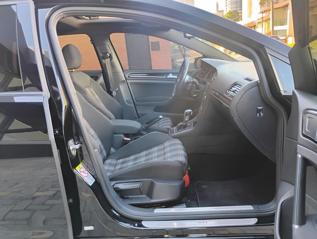 VOLKSWAGEN Golf - Foto