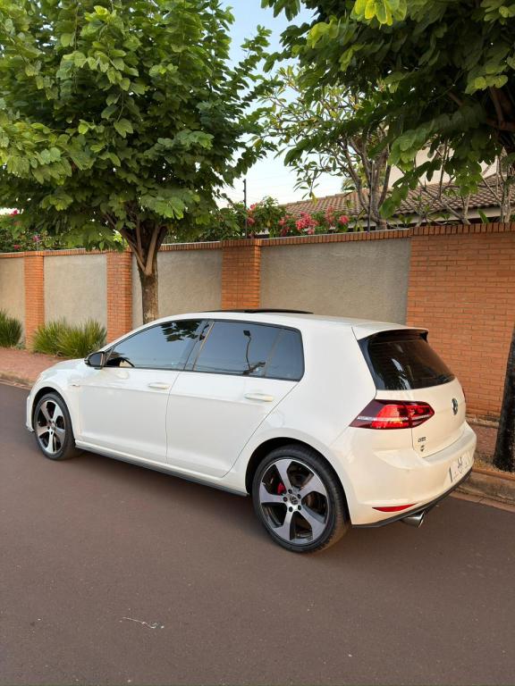 VOLKSWAGEN Golf - Foto