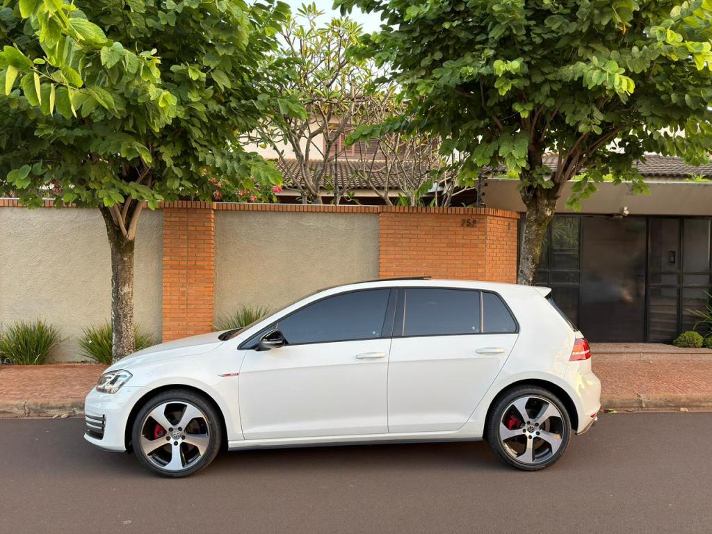 VOLKSWAGEN Golf - Foto