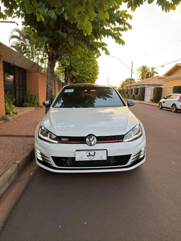 VOLKSWAGEN Golf - Foto