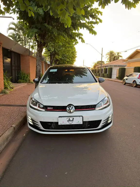 VOLKSWAGEN Golf - Foto